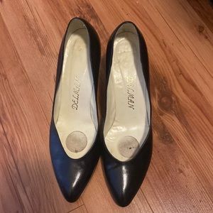 Size 8M black leather Delman shoes